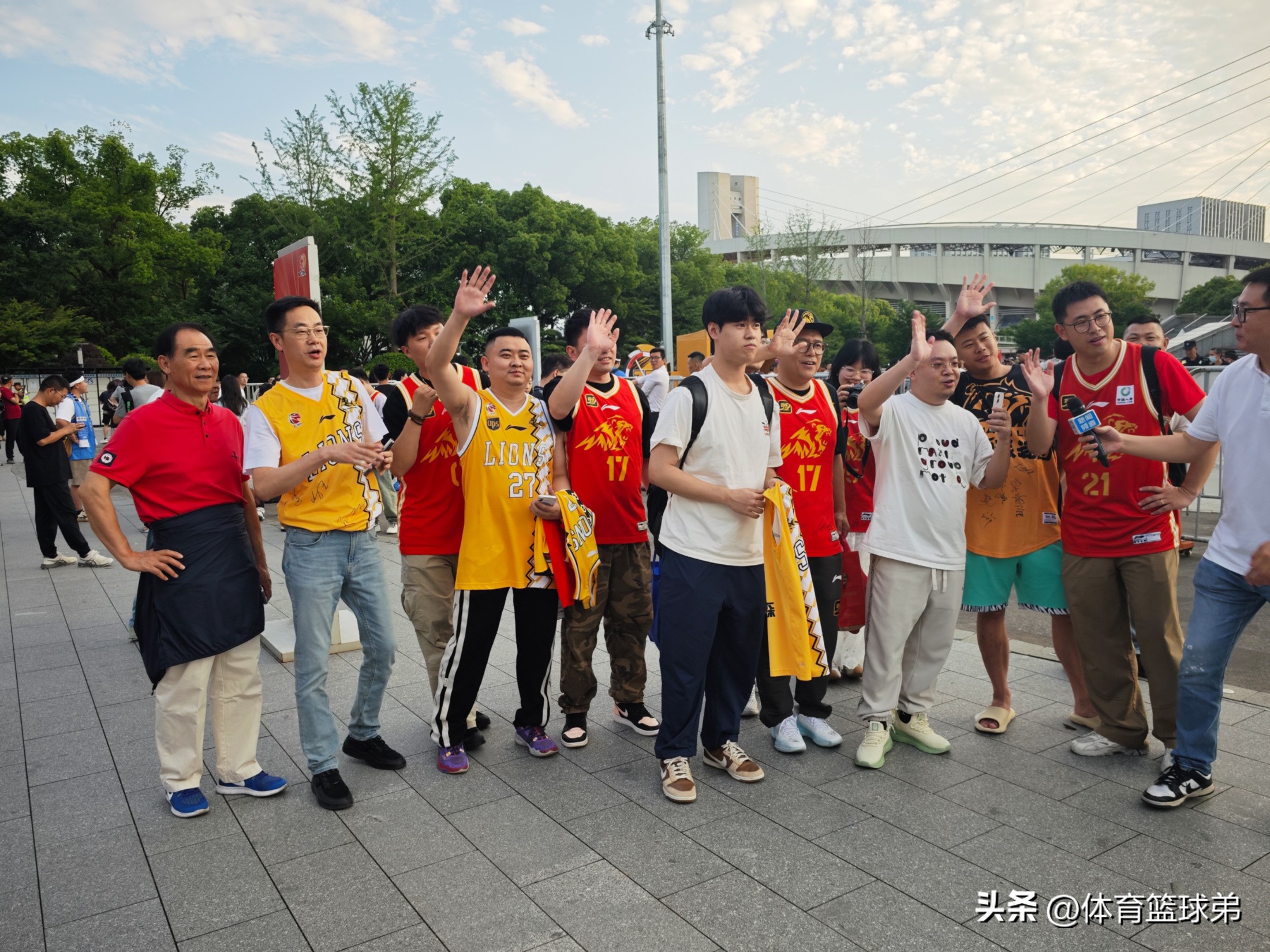 转会期广厦男篮调整名单以备NBA季后赛；遗憾出局环节打磨；压力陡增；高层口径保持一致的简单介绍